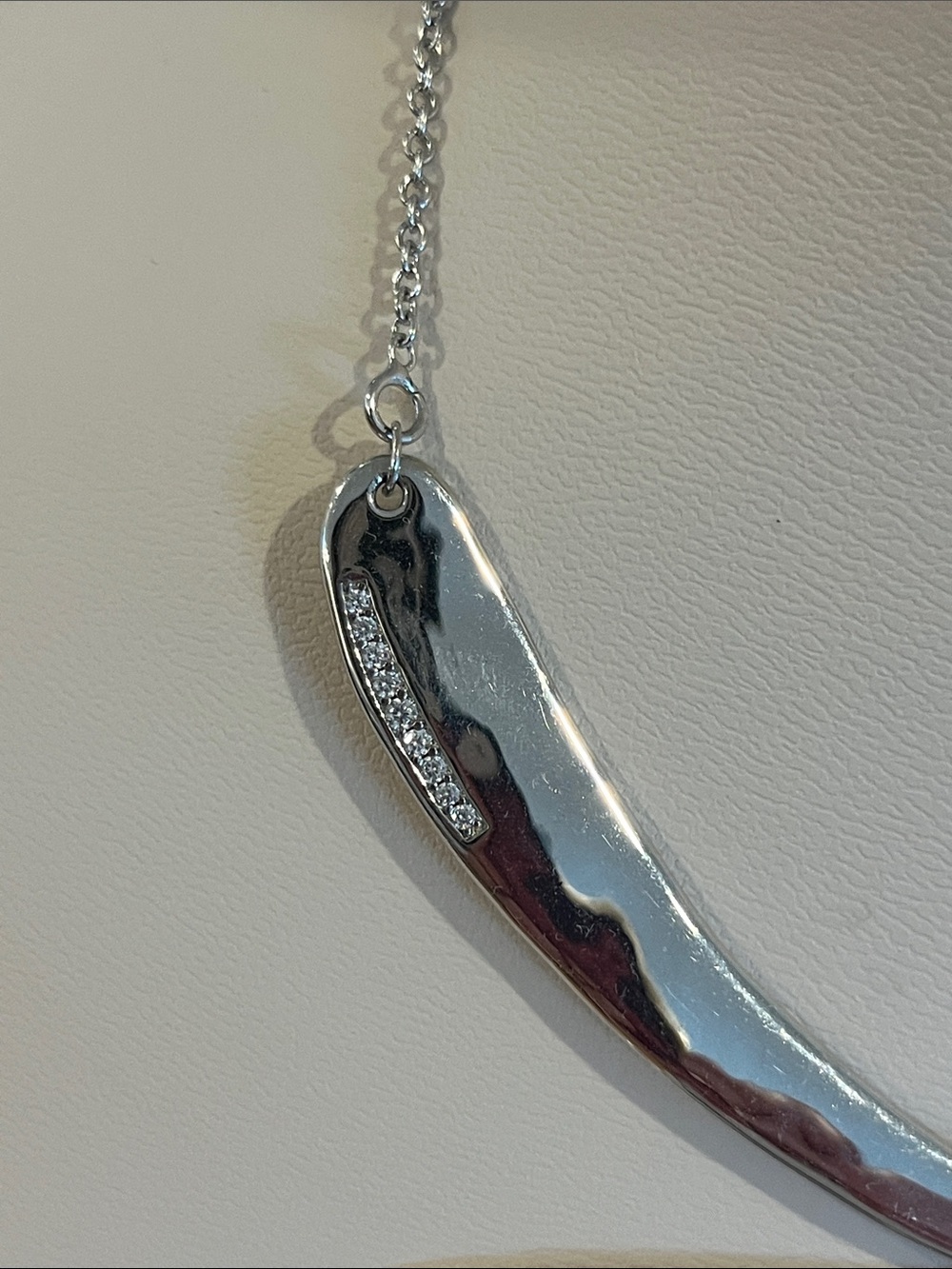 Uno de 50 Metamorphosis Phase 3 Statement Necklace - Picture 6 of 9